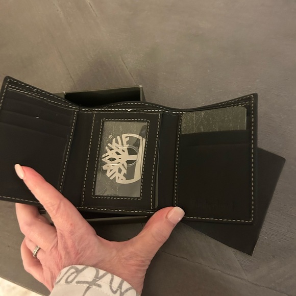 Timberland Men's Slim fold Genuine Leather Wallet Color: Black - Picture 2 of 3